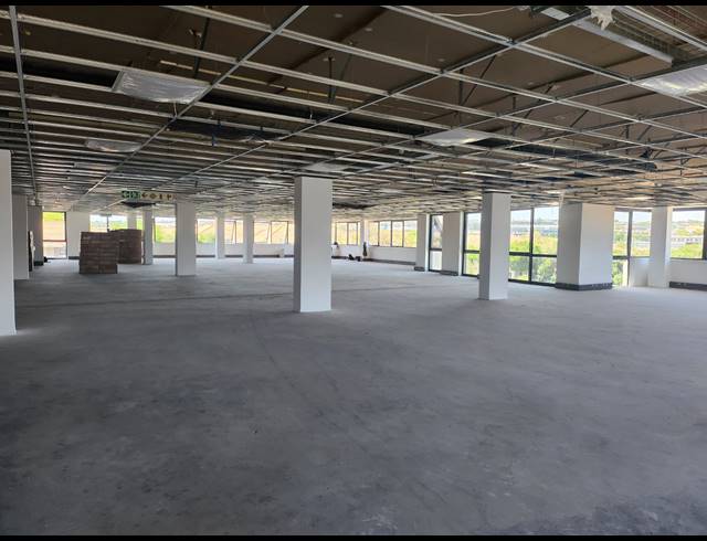684M² OFFICE TO LET IN VORNA VALLEY